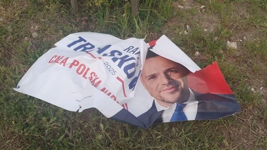 Niszczone materiały wyborcze kandydata na prezydenta RP