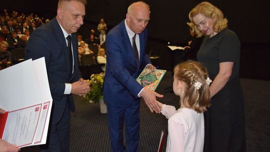 Podsumowanie konkursów organizowanych kuratorium i wręczenie nagród prezydenta