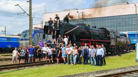 Odrestaurowanie parowozu przez uczniów z Małaszewicz 