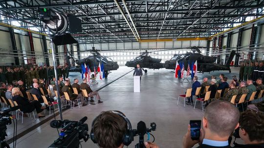  ŚMIGŁOWCE AH-64D APACHE w POLSCE