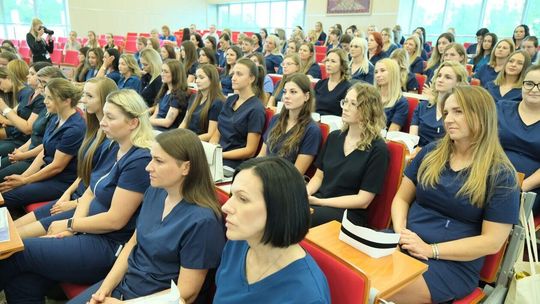 Wręczenie dyplomów absolwentom kierunku Pielęgniarstwo w Lubelskiej Akademii WSEI 