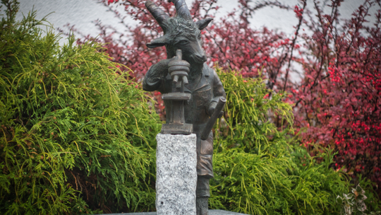 Odsłonięcie Koziołka Tomka pod Uniwersytetem Medycznym Odsłonięcie Koziołka Tomka pod Uniwersytetem Medycznym