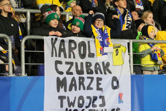 Pełny stadion na meczu Motoru z Legią.