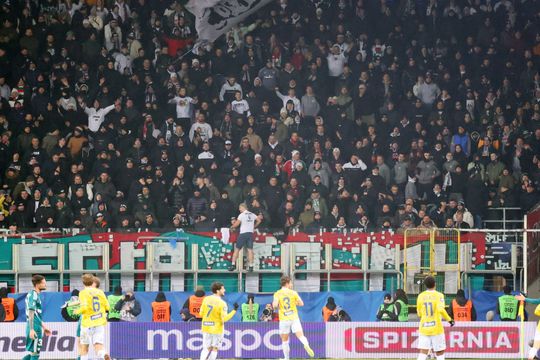 Pełny stadion na meczu Motoru z Legią.