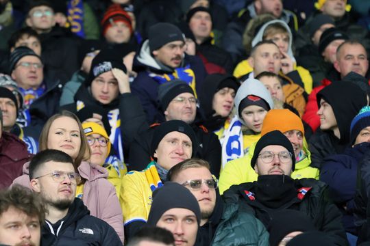 Pełny stadion na meczu Motoru z Legią.
