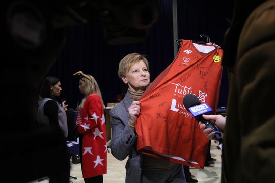 Pomóż Dzieciom Przetrwać Zimę - aukcja w Lubelskim Urzędzie Wojewódzkim.