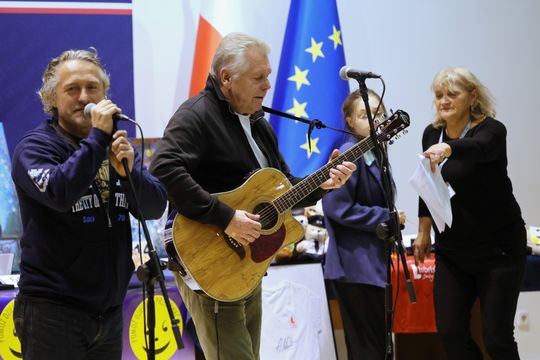 Pomóż Dzieciom Przetrwać Zimę - aukcja w Lubelskim Urzędzie Wojewódzkim. Pomóż Dzieciom Przetrwać Zimę - aukcja w Lubelskim Urzędzie Wojewódzkim.