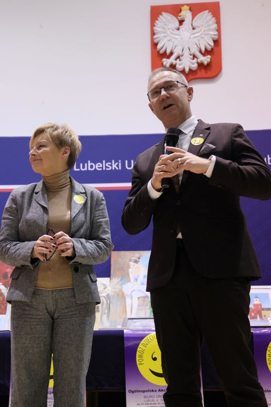 Pomóż Dzieciom Przetrwać Zimę - aukcja w Lubelskim Urzędzie Wojewódzkim.