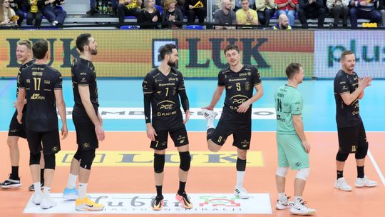 Luk Bogdanka pewnie pokonuje Projekt Warszawa.