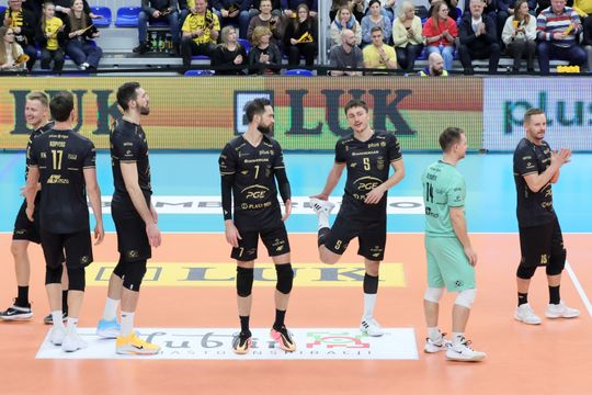 Luk Bogdanka pewnie pokonuje Projekt Warszawa.