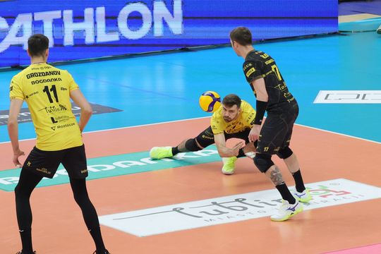 Luk Bogdanka pewnie pokonuje Projekt Warszawa.