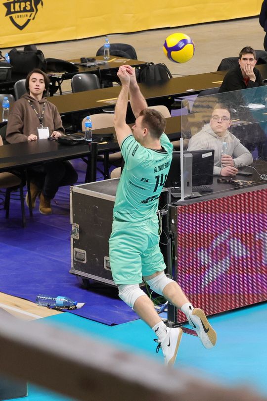 Luk Bogdanka pewnie pokonuje Projekt Warszawa.