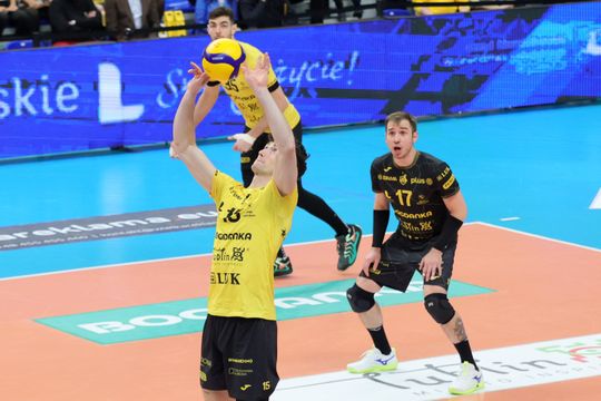 Luk Bogdanka pewnie pokonuje Projekt Warszawa.