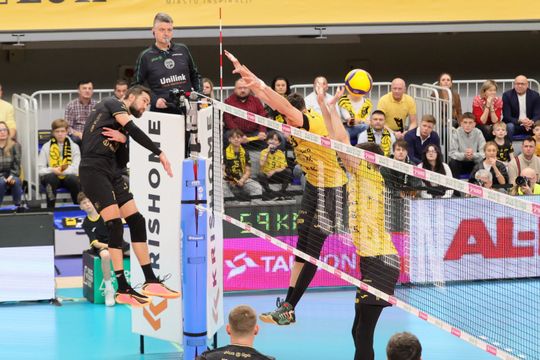 Luk Bogdanka pewnie pokonuje Projekt Warszawa.