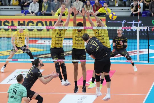 Luk Bogdanka pewnie pokonuje Projekt Warszawa.