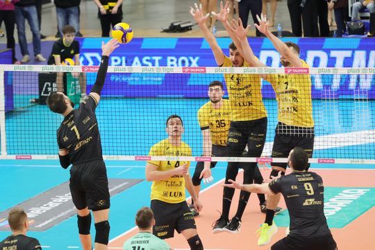 Luk Bogdanka pewnie pokonuje Projekt Warszawa.