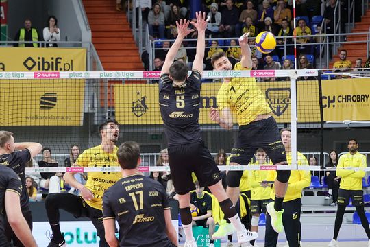 Luk Bogdanka pewnie pokonuje Projekt Warszawa.