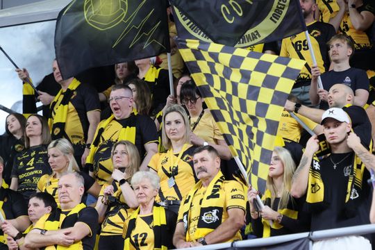 Święta nie święta na mecz Luk Bogdanki trzeba pójść. 