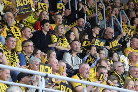 Święta nie święta na mecz Luk Bogdanki trzeba pójść. 