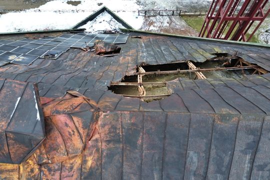 Zobacz zdjęcie z drona spalonego dachu kościoła przy Kunickiego.