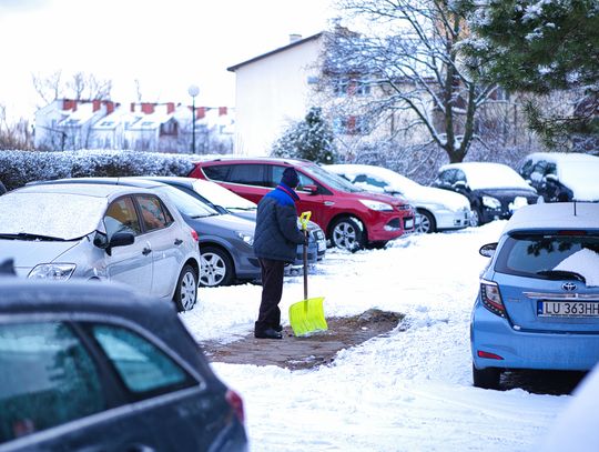 Śnieg: utrapienie dla kierowców, raj dla najmłodszych