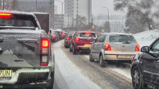 Atak zimy w Lublinie. Paraliż komunikacyjny na ulicach. Atak zimy w Lublinie. Paraliż komunikacyjny na ulicach.