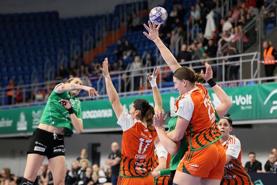  PGE MKS El-Volt Lublin pokonuje Zagłębie Lublin.