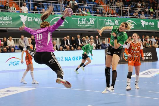  PGE MKS El-Volt Lublin pokonuje Zagłębie Lublin.