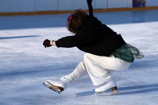 Pokaz jazdy na łyżwach. 