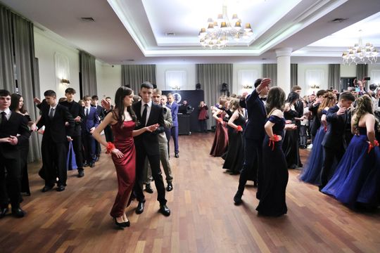 Bal 8  klas Szkoły Podstawowej nr 43 im. Ignacego Jana Paderewskiego.