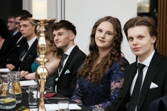 Bal Studniówkowy Zespołu Szkół Elektronicznych w Atelii. 