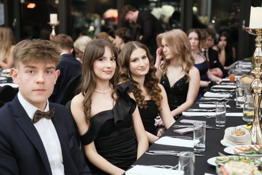 Bal Studniówkowy Zespołu Szkół Elektronicznych w Atelii. 