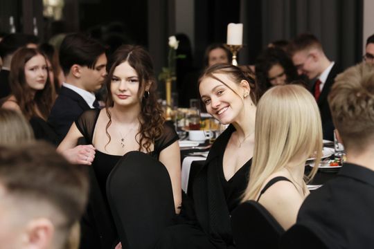 Bal Studniówkowy Zespołu Szkół Elektronicznych w Atelii. 