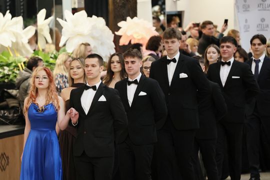 Bal Studniówkowy Zespołu Szkół Elektronicznych w Atelii. 