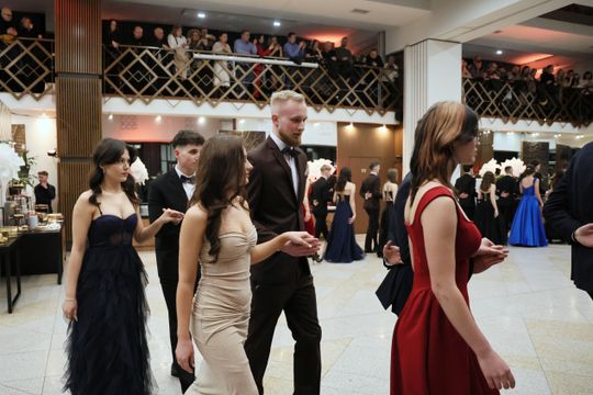 Bal Studniówkowy Zespołu Szkół Elektronicznych w Atelii. 