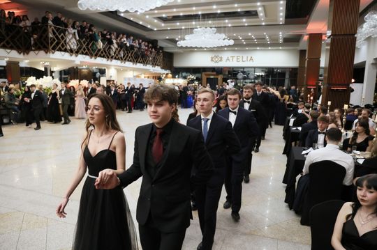 Bal Studniówkowy Zespołu Szkół Elektronicznych w Atelii. 