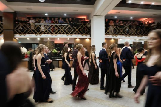 Bal Studniówkowy Zespołu Szkół Elektronicznych w Atelii. 