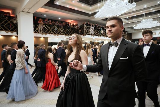 Bal Studniówkowy Zespołu Szkół Elektronicznych w Atelii. 