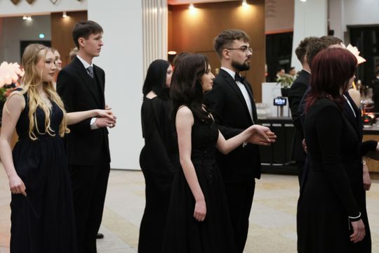 Bal Studniówkowy Zespołu Szkół Elektronicznych w Atelii. 