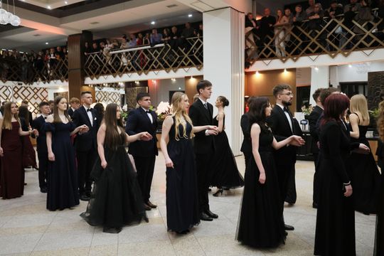 Bal Studniówkowy Zespołu Szkół Elektronicznych w Atelii. 