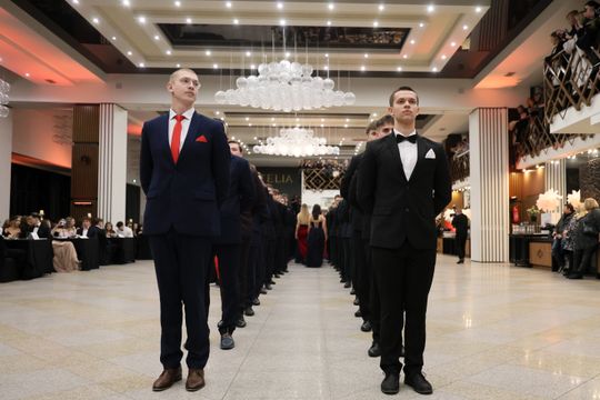 Bal Studniówkowy Zespołu Szkół Elektronicznych w Atelii. 