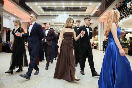 Bal Studniówkowy Zespołu Szkół Elektronicznych w Atelii. 