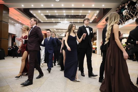 Bal Studniówkowy Zespołu Szkół Elektronicznych w Atelii. 