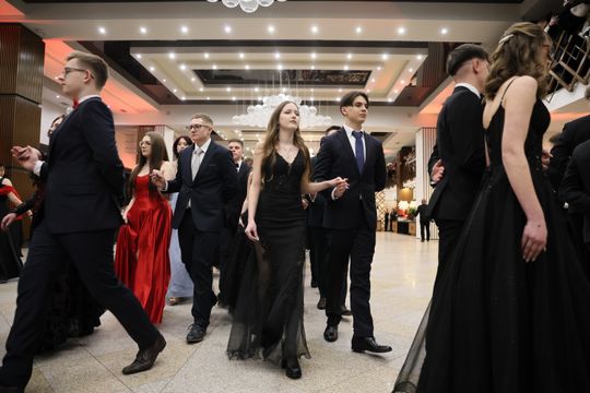 Bal Studniówkowy Zespołu Szkół Elektronicznych w Atelii. 