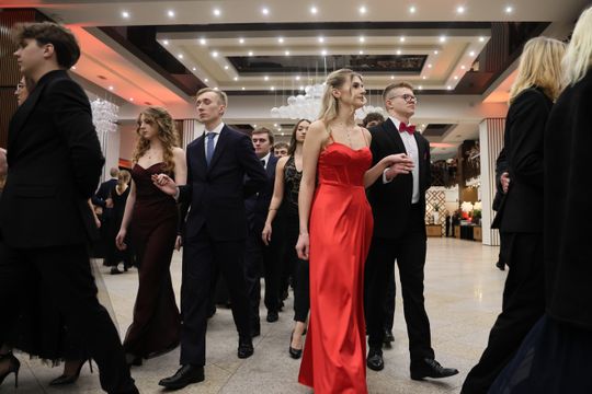 Bal Studniówkowy Zespołu Szkół Elektronicznych w Atelii. 