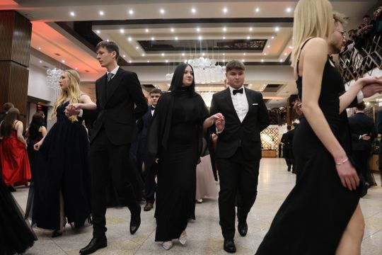 Bal Studniówkowy Zespołu Szkół Elektronicznych w Atelii. 