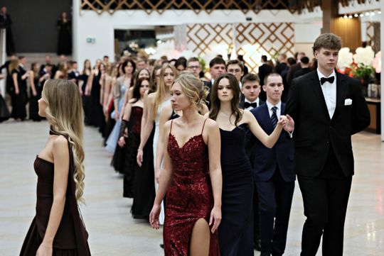 Bal Studniówkowy Zespołu Szkół Elektronicznych w Atelii. 