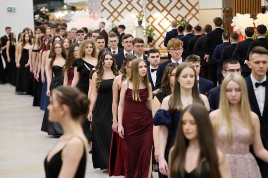 Bal Studniówkowy Zespołu Szkół Elektronicznych w Atelii. 