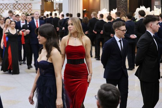 Bal Studniówkowy Zespołu Szkół Elektronicznych w Atelii. 