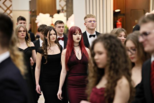 Bal Studniówkowy Zespołu Szkół Elektronicznych w Atelii. 